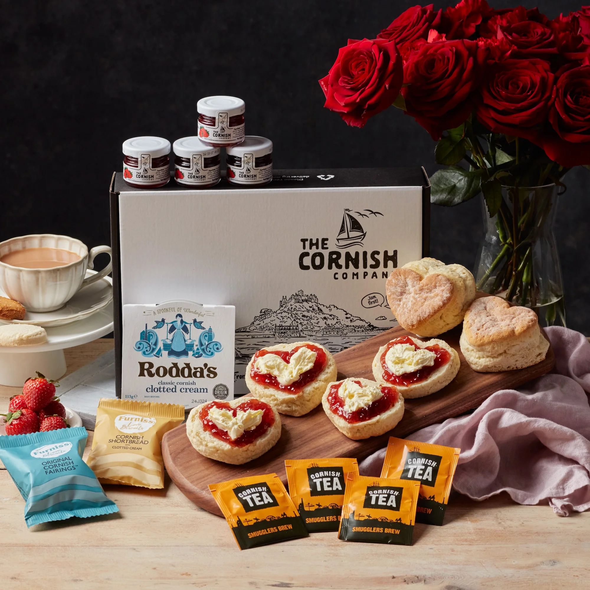 The Love Heart Cream Tea Hamper - Image 3